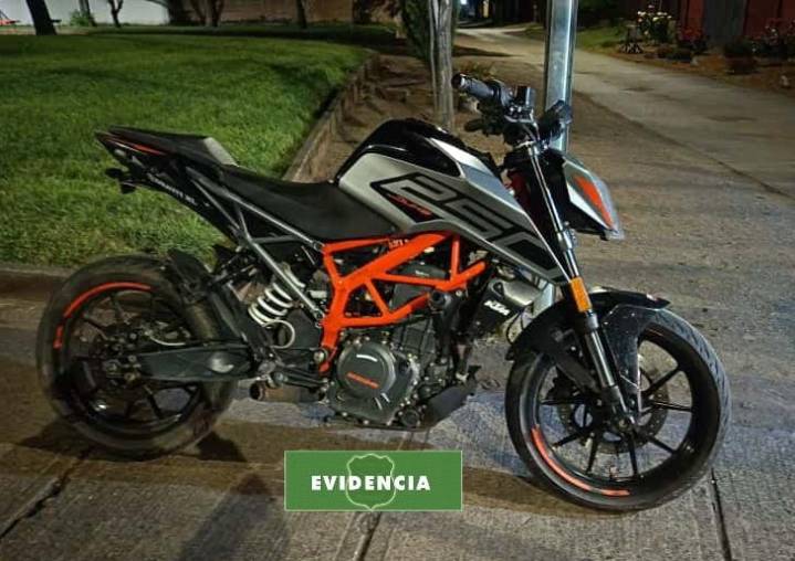 Ladrón se roba una moto 🏍 en pleno centro de Chillán.