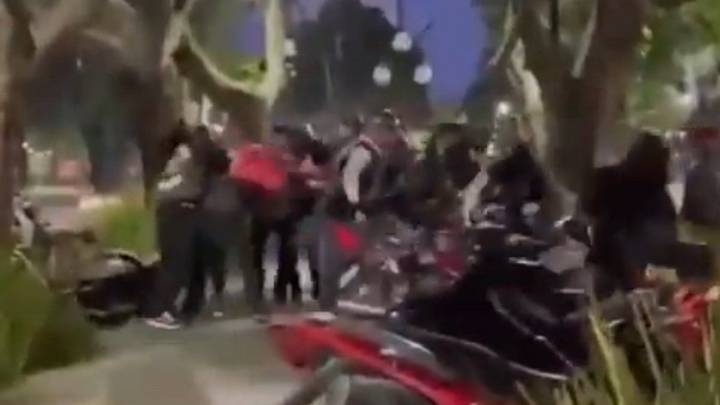Hells Angels se agarraron a las piñas con trapitos y deliverys en pleno centro de La Plata