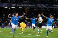 Napoli se estrenó en casa con triunfo ante Sporting en su regreso a la Champions