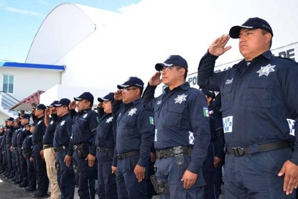 Ayuntamiento lanza licitación por más de cinco millones de pesos para útiles escolares de hijos de policías