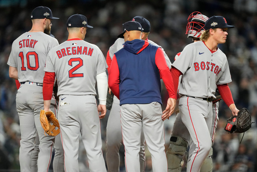 Medias Rojas eliminados por los Yankees tras errores en el campo que perjudican a Boston