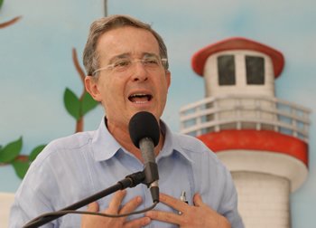 Expresidente Álvaro Uribe Vélez recibió del empresariado antioqueño un gran recibimiento tras su absolución.