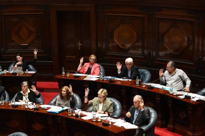 Tras el aborto, matrimonio igualitario y la Ley Trans, Uruguay aprueba la eutanasia activa