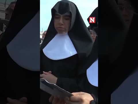 Pope Leo XIV Greeted Fans After Encouraging The Gaza Peace Process