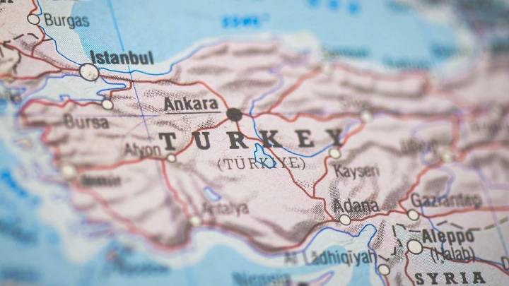 Terremoto de magnitud 6,1 sacude el oeste de Turquía y causa daños en varias edificaciones