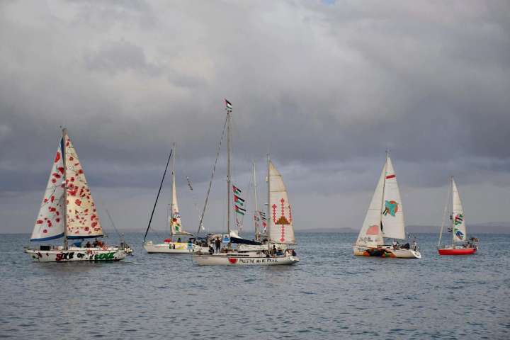 Pese a la intercepción de Israel, la Flotilla Sumud mantiene 30 barcos rumbo a Gaza