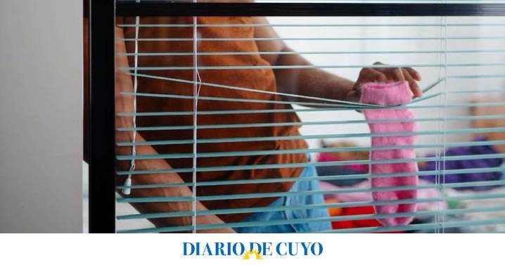 El método para limpiar las persianas y que queden impecables de forma sencilla