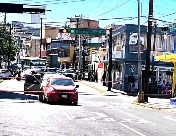 Le disparan a mujer en la cabeza en pleno centro de Parral