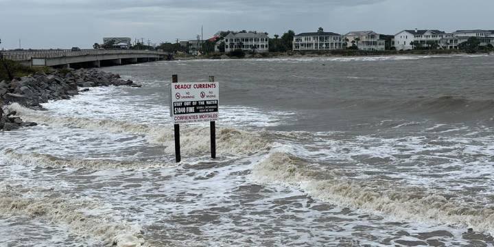 Carolinas on alert for flooding, beach erosion from powerful Nor'easter storm