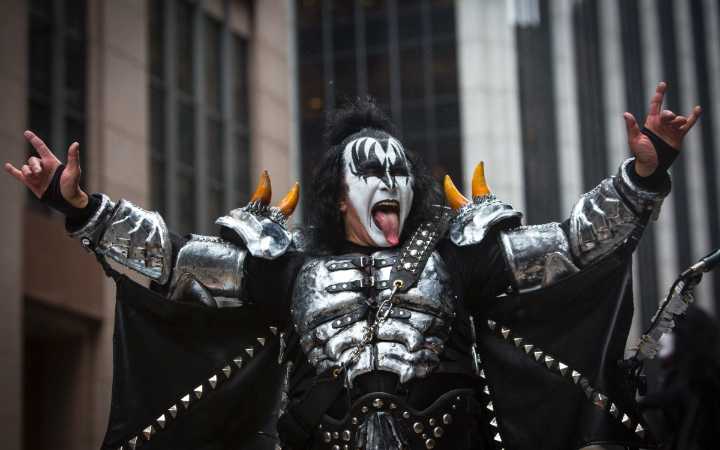 Gene Simmons de Kiss hospitalizado tras accidente automovilístico en California