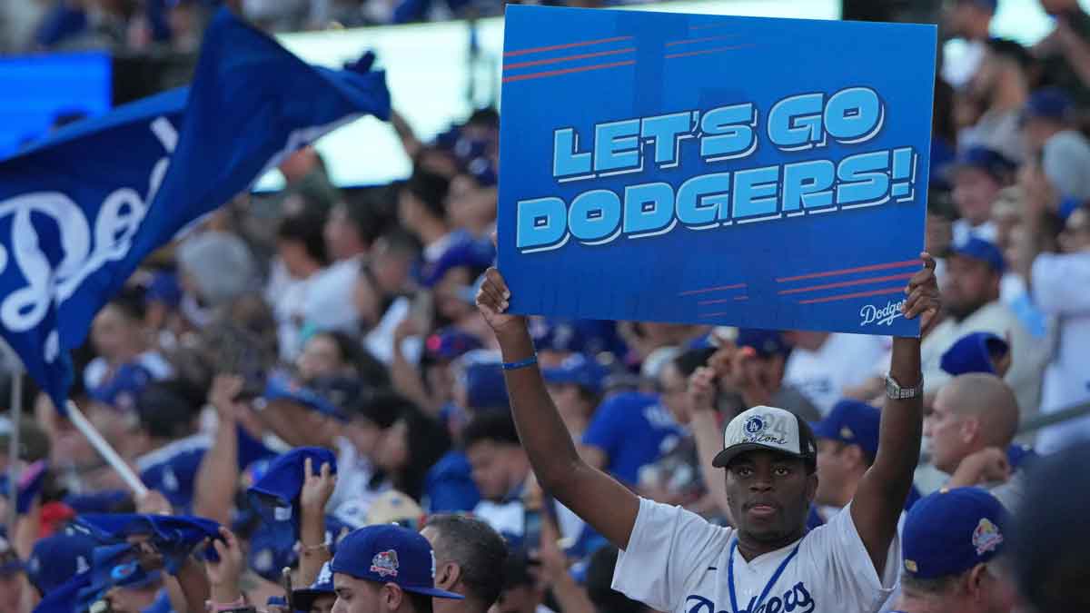 Dodgers fans in shambles after wasted chance to go up 3