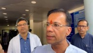 Vishwajit Rane visits Rama Kankonkar at GMC