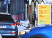 Milei volvió a congelar los impuestos a los combustibles para evitar un golpe inflacionario...