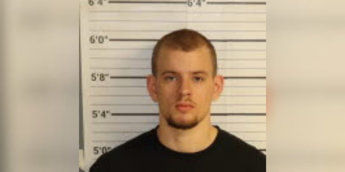 Olive Branch police officer accused of fondling captured in Memphis on felony fugitive warrant