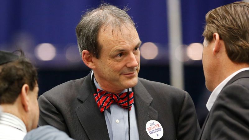 This reclusive heir is the most powerful foe to Gavin Newsom’s plan to redraw California’s maps