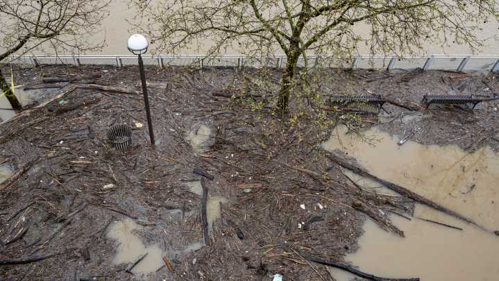 Flash flood warning issued in Louisville area. Multiple water rescues reported
