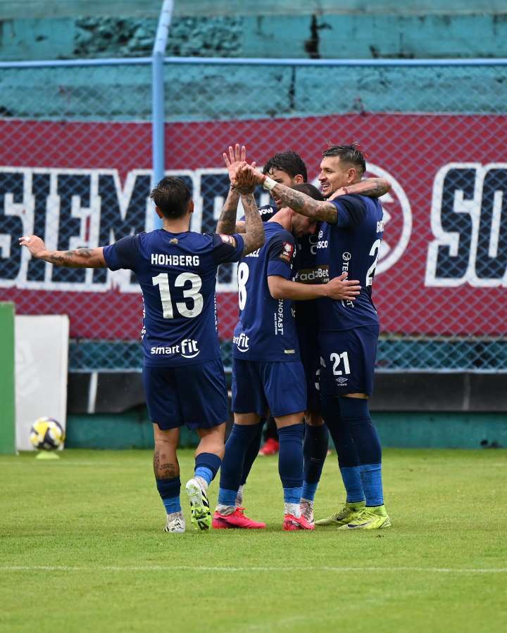Cienciano del Cusco derrotó a UTC 2-0 en Cajabamba y lo comprometió en el tema de la baja