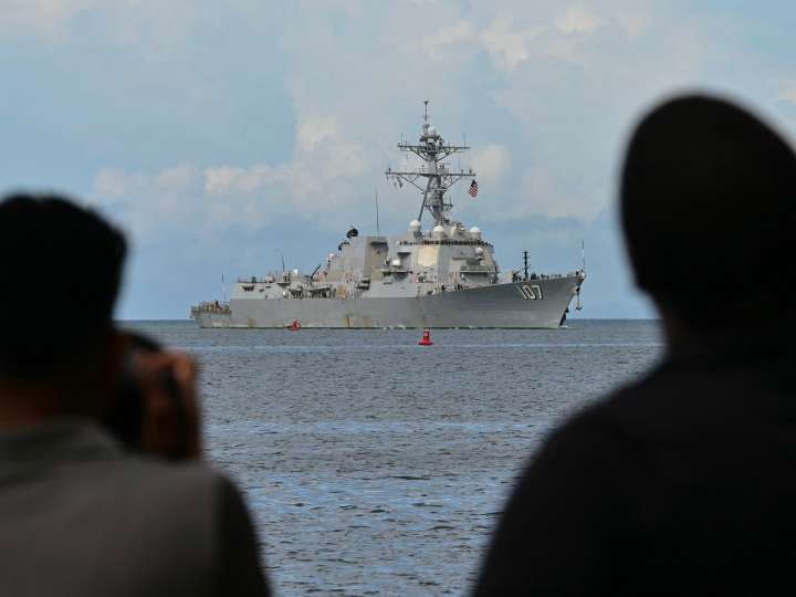 US warship arrives in Trinidad and Tobago, near Venezuela