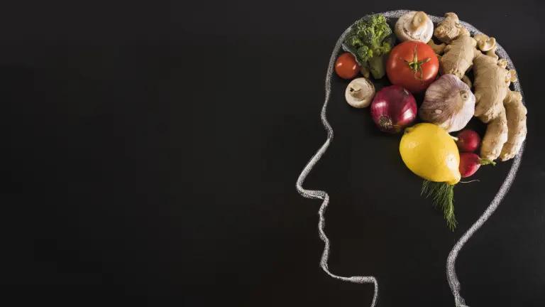 Día de la Salud Mental: Los alimentos que ayudan a sentirte bien (y los que no)