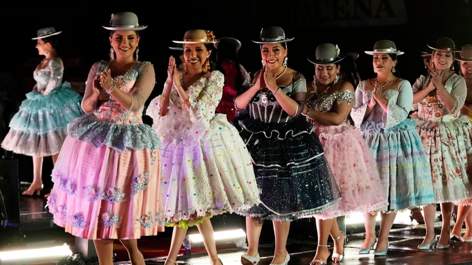 La Paz honors Indigenous women in fashion festival for 477th anniversary