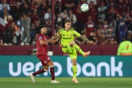 Fin del sueño azul: Universidad de Chile cae ante Lanús con polémico gol argentino