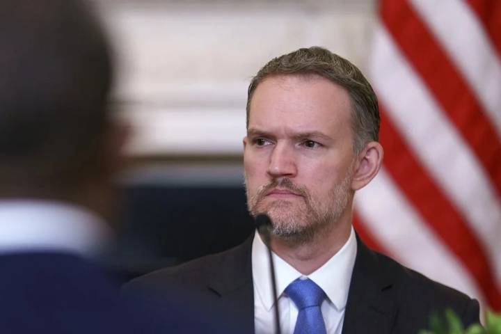EU amenaza con negociar bilateralmente el T-MEC y revisa el “incumplimiento” de México