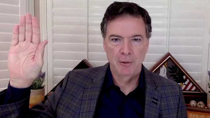 James Comey, Exdirector del FBI, se Declara No Culpable: ¿De Qué lo Acusan?