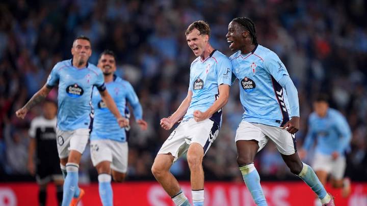 El Celta celebra con una victoria ante el PAOK (3-1) el regreso del fútbol europeo a Balaídos ocho años después