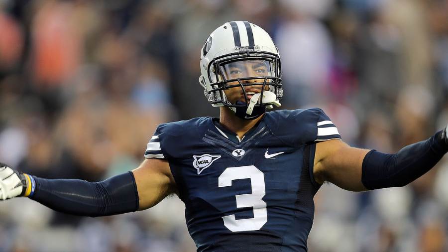 Kyle Van Noy Speaks To BYU Team During His Homecoming