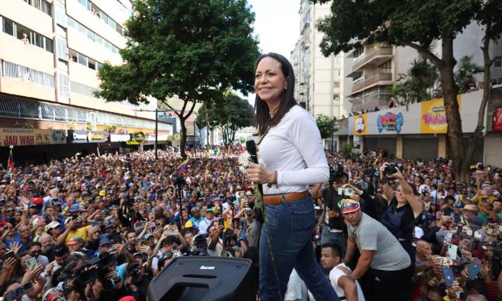 Machado dice que el Nobel de la Paz es un logro y un reconocimiento para toda Venezuela