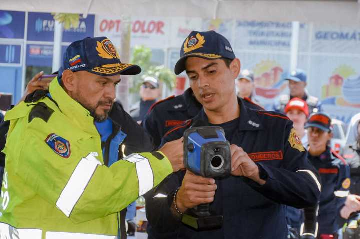 El Alcalde Héctor Soto revoluciona la seguridad: Nuevos equipos para Bomberos de San Francisco y Polisur