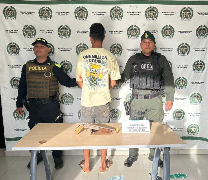 Capturan a hombre que deambulaba con una escopeta en el barrio Las Margaritas de Arjona