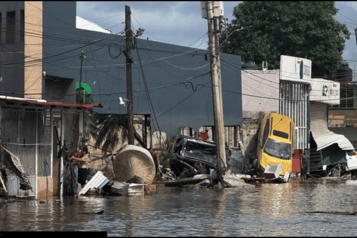 Dejan lluvias 44 muertos y miles de damnificados en cinco estados