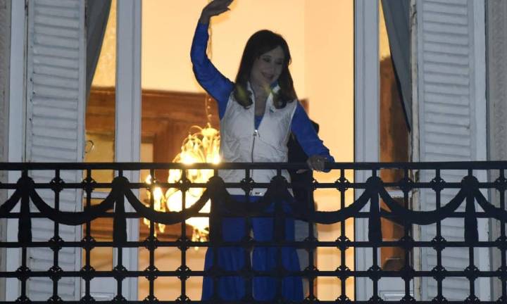 Milei obtiene un fuerte respaldo electoral, crece en el Congreso y anticipa reformas