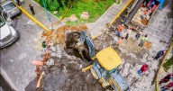 Nuevo socavón en Iztapalapa: ¿Dónde está ubicado y qué pasó con el camión de basura que cayó en él?