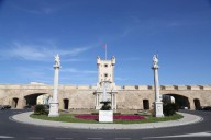 A licitación una nueva escultura para engalanar las Puertas de Tierra durante el Carnaval
