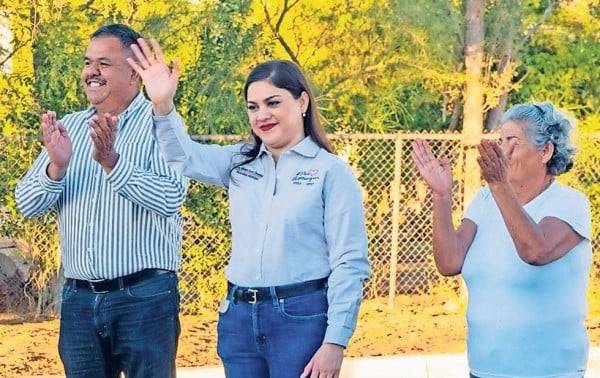 Entrega Miriam Soto obras en Lázaro Cárdenas