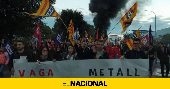 Segundo día de colas kilométricas en los accesos a Barcelona por las protestas de los trabajadores del metal