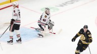 Fraser Minten scores in overtime to lift the Bruins past the Blackhawks, 4