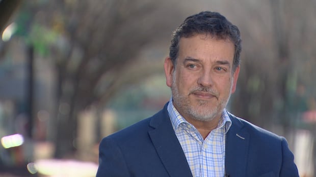 Alberta unions urge provincial government not to use notwithstanding clause in back