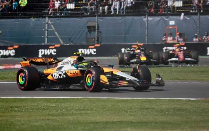Domina Lando GP de México y toma liderato en el campeonato de pilotos