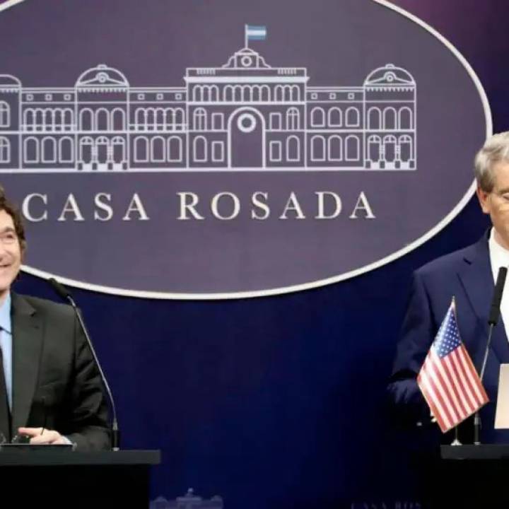 Scott Bessent volverá al país en medio de expectativas de cambios en el dólar