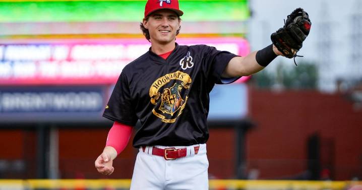 Phillies' top hitting prospect Aidan Miller appears in play for 2026, but where would he fit?