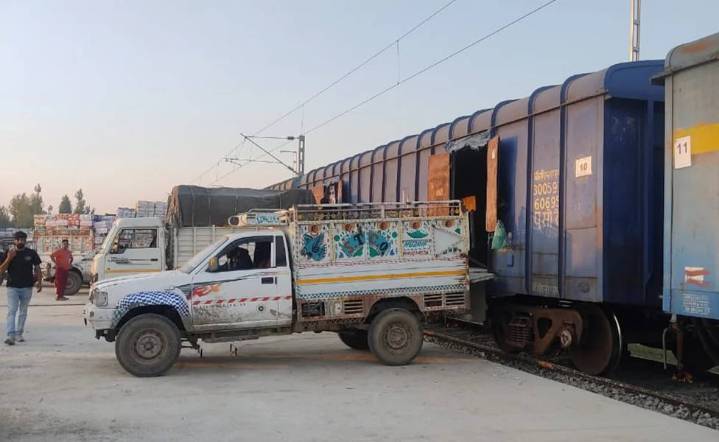 First freight train carrying industrial salt from Gujarat reaches Kashmir
