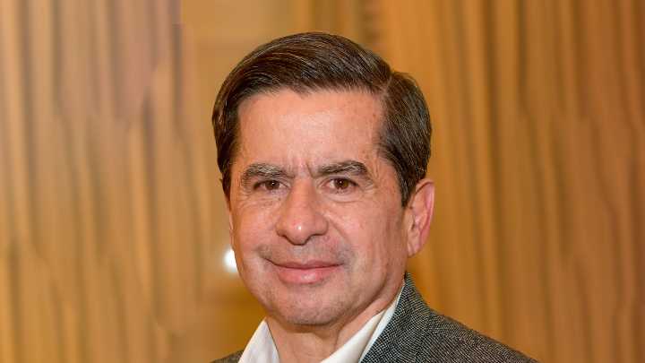 Llamado de Juan Fernando Cristo a una nueva política de centro