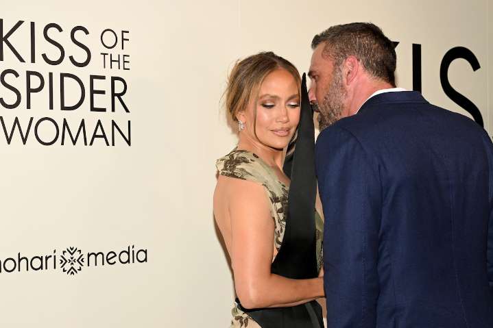 Former Hollywood couple have awkward red carpet moment