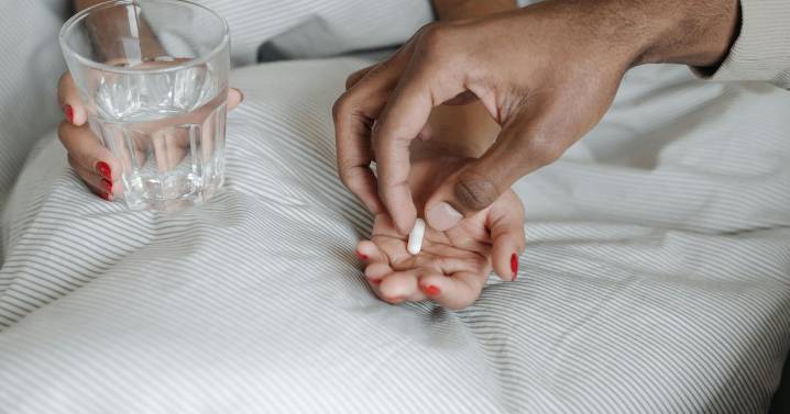 Antidepressants cause weight gain, blood pressure changes quickly: study