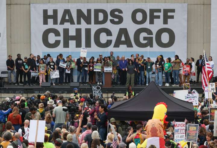 Opinion: Supporting Chicago arts is a stand for free speech