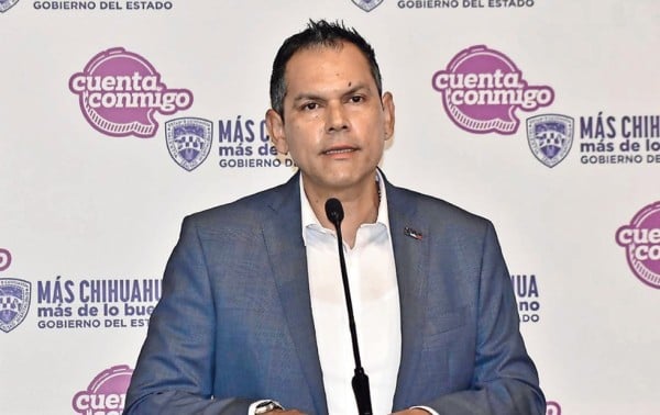 Promete Loya reparar 14 semáforos