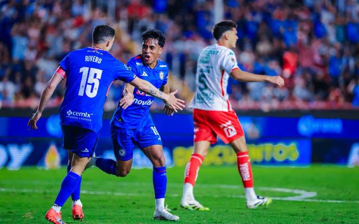Necaxa le arrebata el empate a Cruz Azul